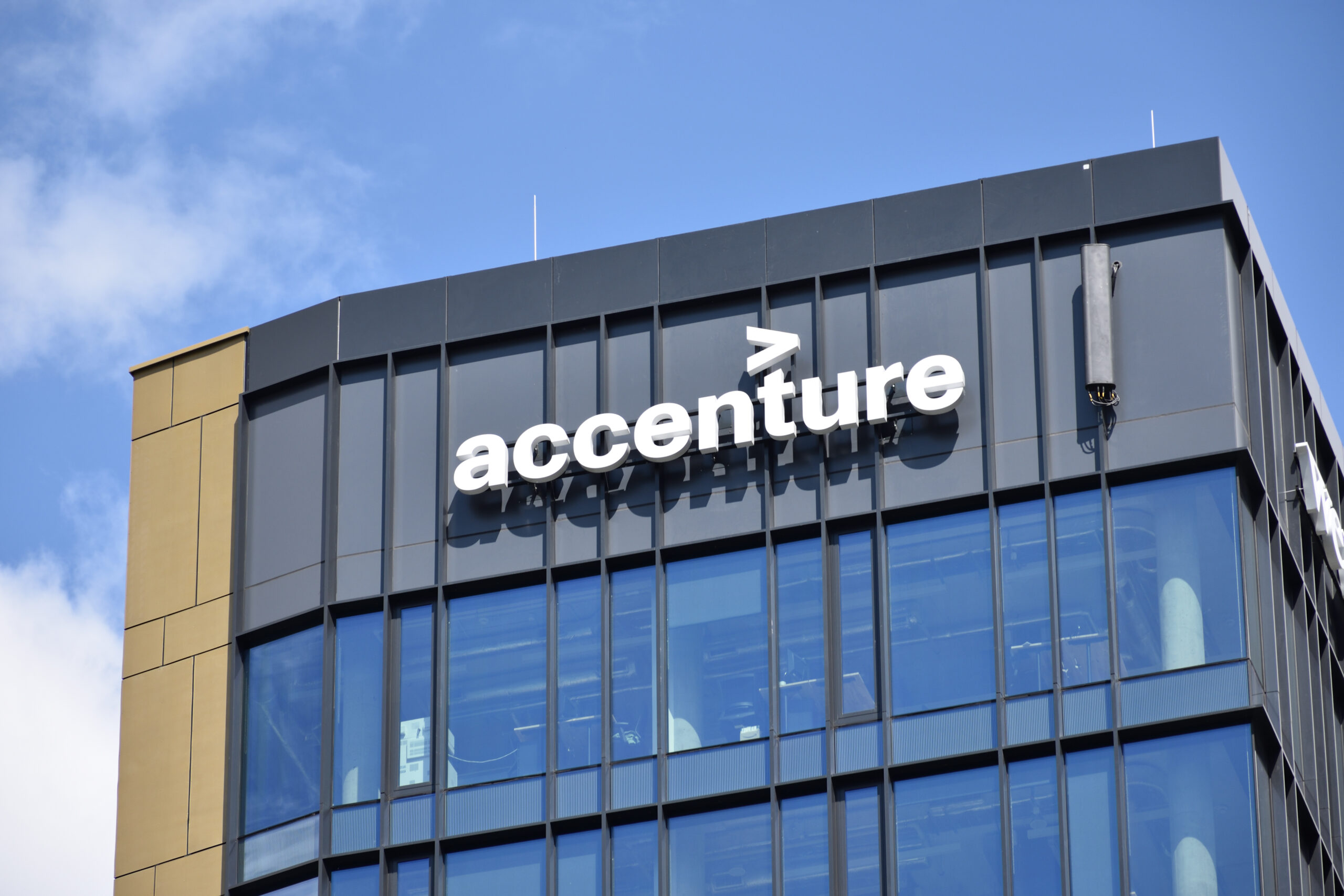 Accenture Hiring Any Graduate As Operations Associate